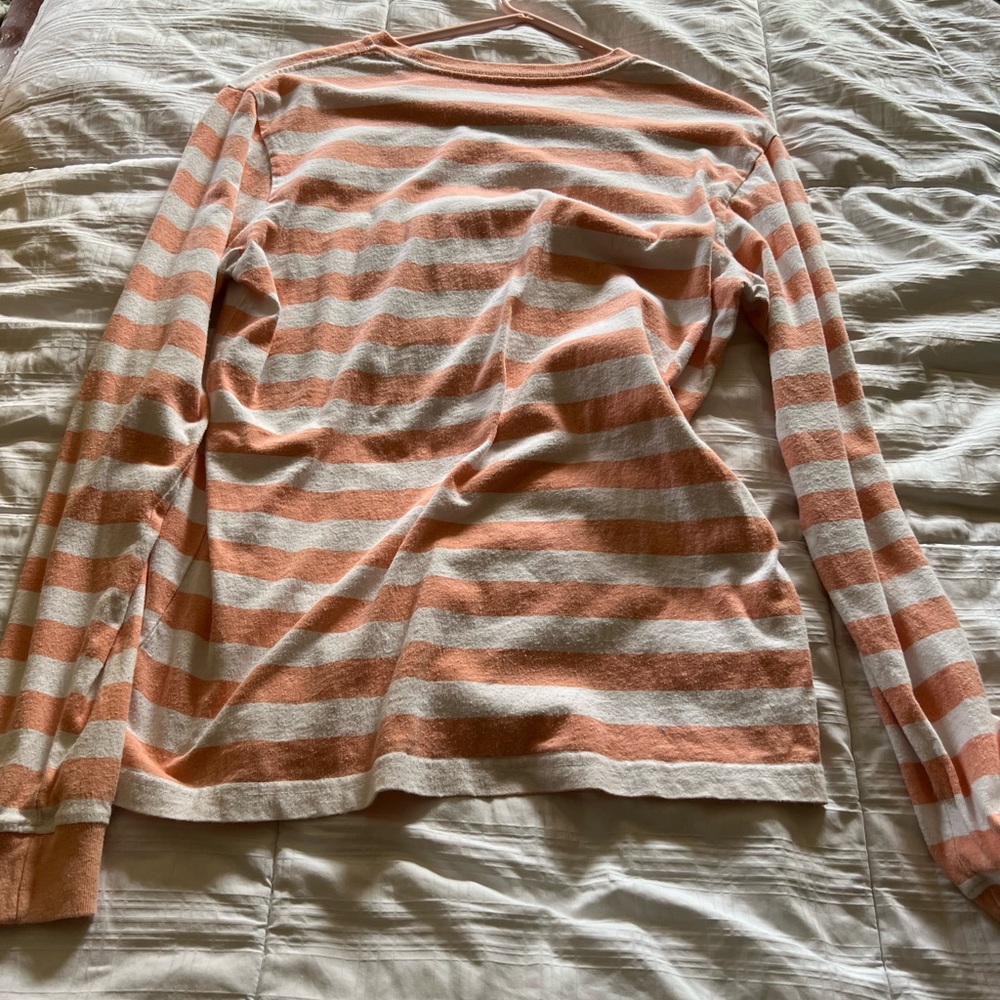pacing strange reality long sleeve